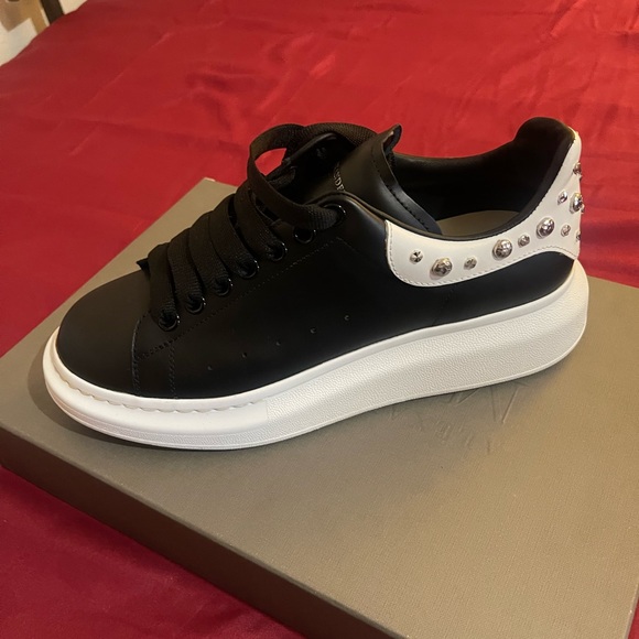 Alexander McQueen Studded Oversized Sneaker 'White Black' - Picture 3 of 7